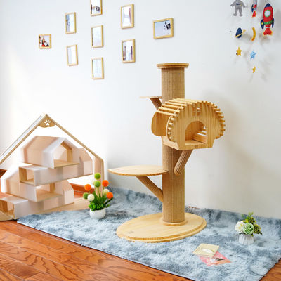 123cm großer fester hölzerner Cat Climbing Tree Cat Activity Turm mit dem Verkratzen von Posten
