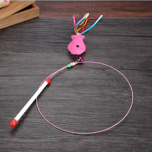 Wechselwirkende lustige Fisch-Cat Teaser Stick Pack With-Stahl-Draht-Feder Bell