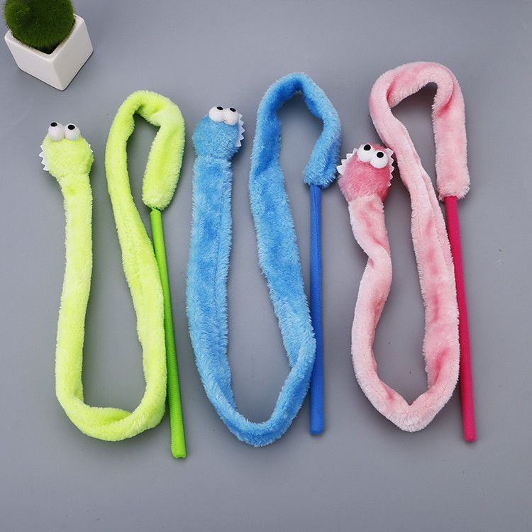 Netter dauerhafter Cat Toy Teaser Snake Shape Kitten-Plüsch-Stab 31g