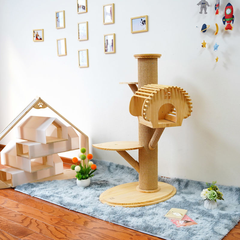 123cm großer fester hölzerner Cat Climbing Tree Cat Activity Turm mit dem Verkratzen von Posten