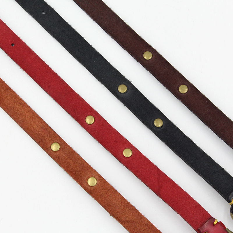 Kundenspezifisches handgemachtes Cattlehide-Hundehalsring-Leder mit Bronzemetallplatte kann gravierte Haustier Identifikations-Krägen für Hunde sein