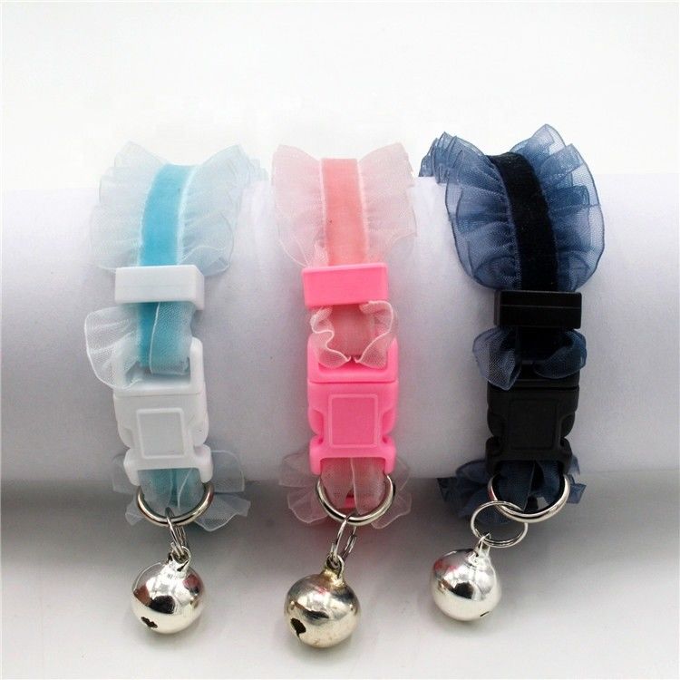Bequeme Luxusnylonspitze justierbare Cat Dog Collars mit Bell